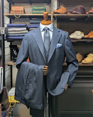 ストレッチスリーピーススーツ
ネイビーシャドーストライプ
ストレッチ生地も春夏秋冬、各揃えております。

#ストレッチスーツ
#ネイビースーツ
#ストレッチセットアップ
#ジャージースーツ
#ジャージーセットアップ
#オーダースーツ
#tokyotailor
#東京テーラー
#オーダースーツ東京テーラー
#オーダースーツtokyotailor
#東京オーダースーツ
#オーダースーツ東京